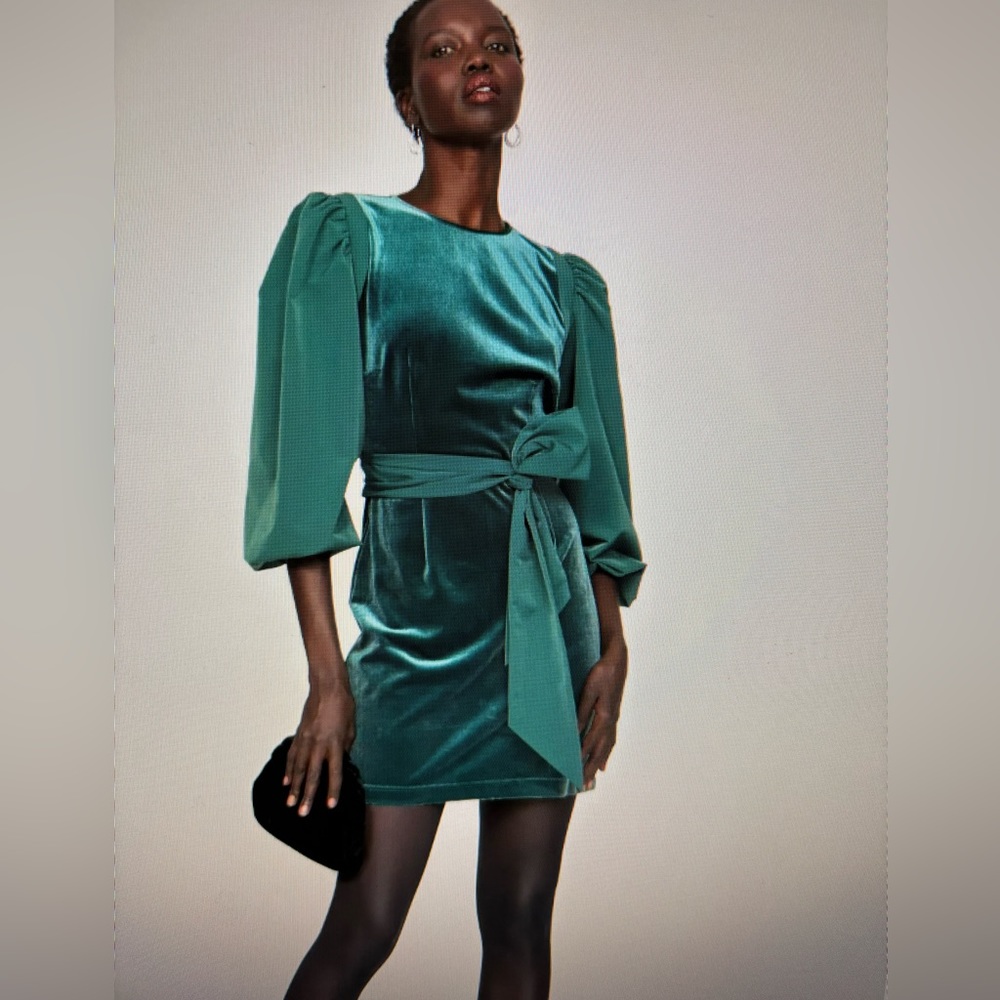 Green Velvet Puff-Sleeve Tie-Waist Mini Dress